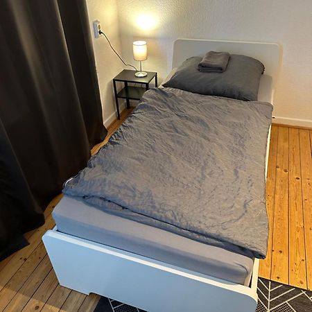 Doppelbett Unterkunft Vahrenwald-List Hannover Exteriör bild