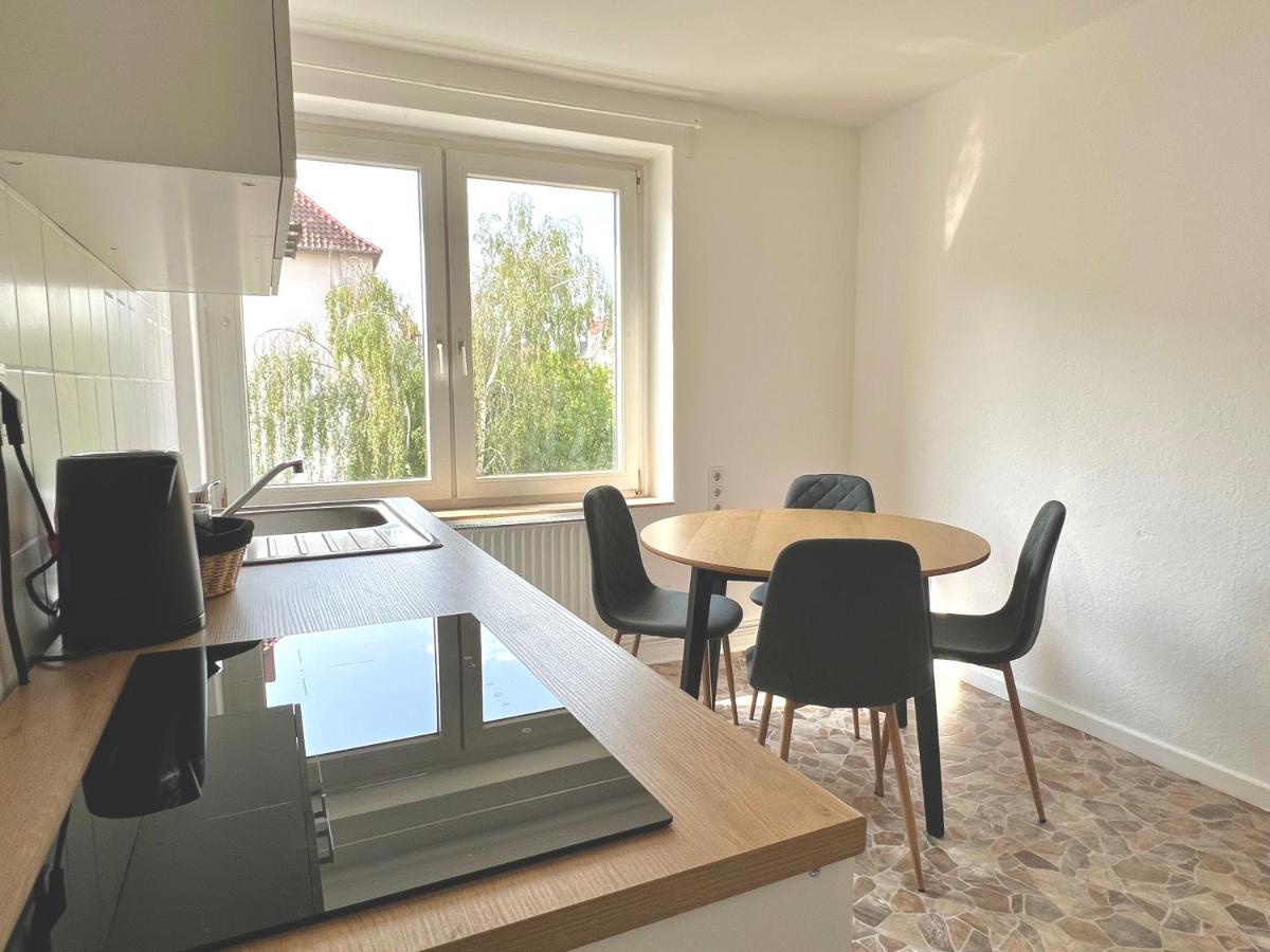 Doppelbett Unterkunft Vahrenwald-List Hannover Exteriör bild