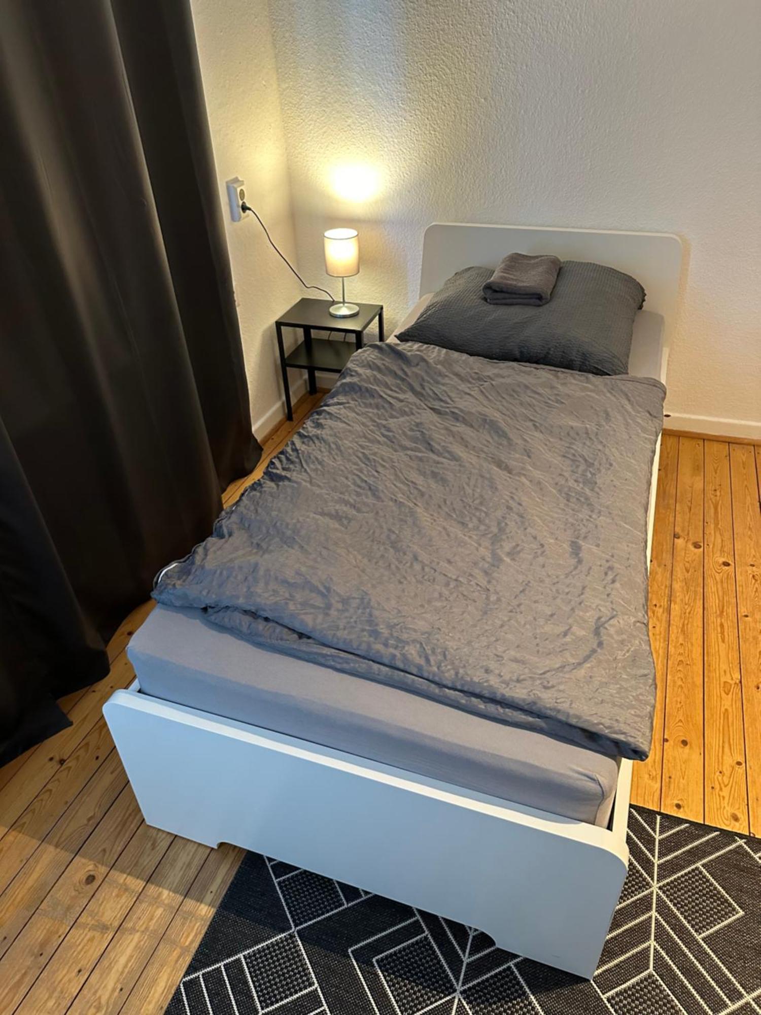 Doppelbett Unterkunft Vahrenwald-List Hannover Exteriör bild
