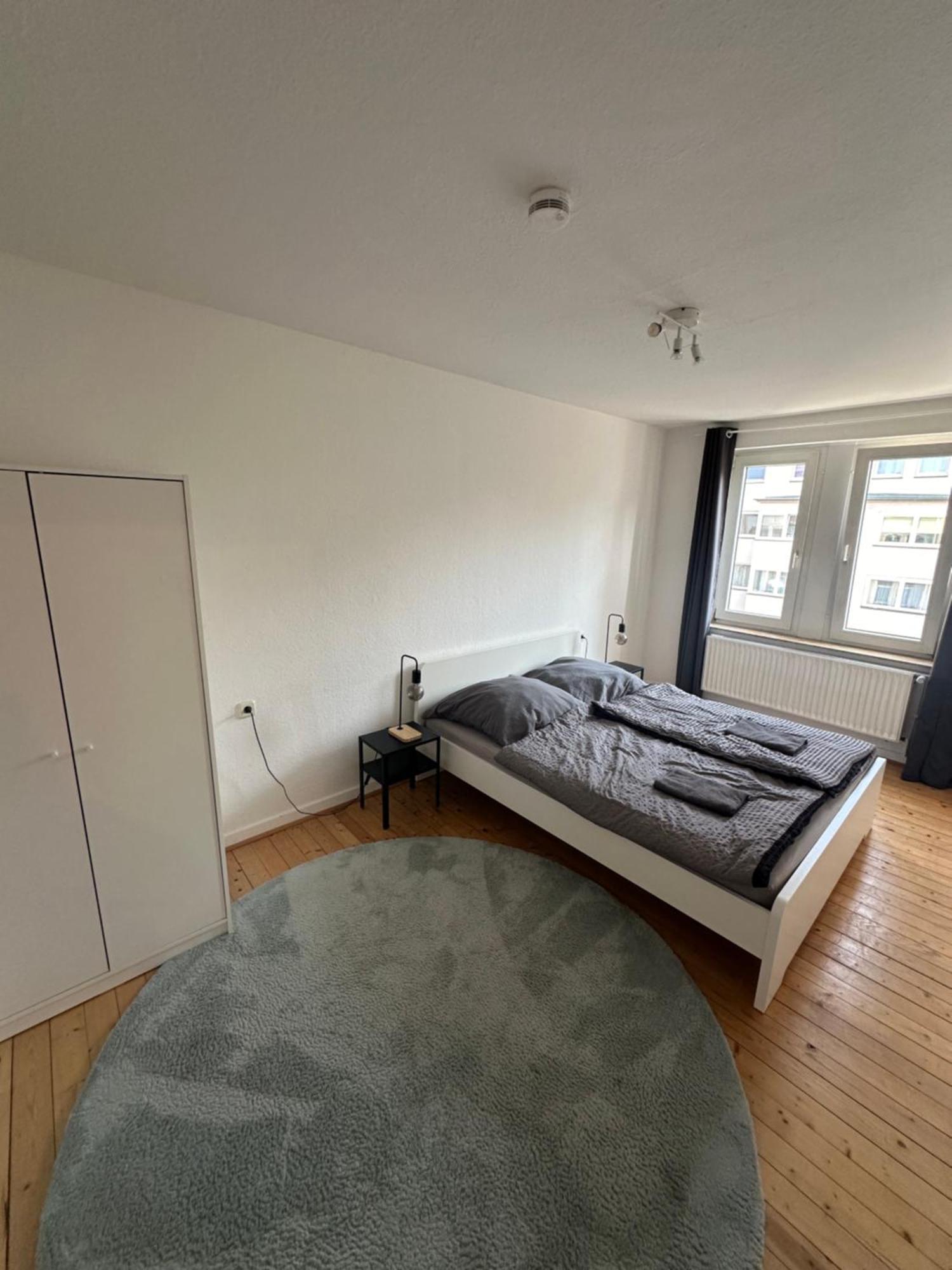 Doppelbett Unterkunft Vahrenwald-List Hannover Exteriör bild