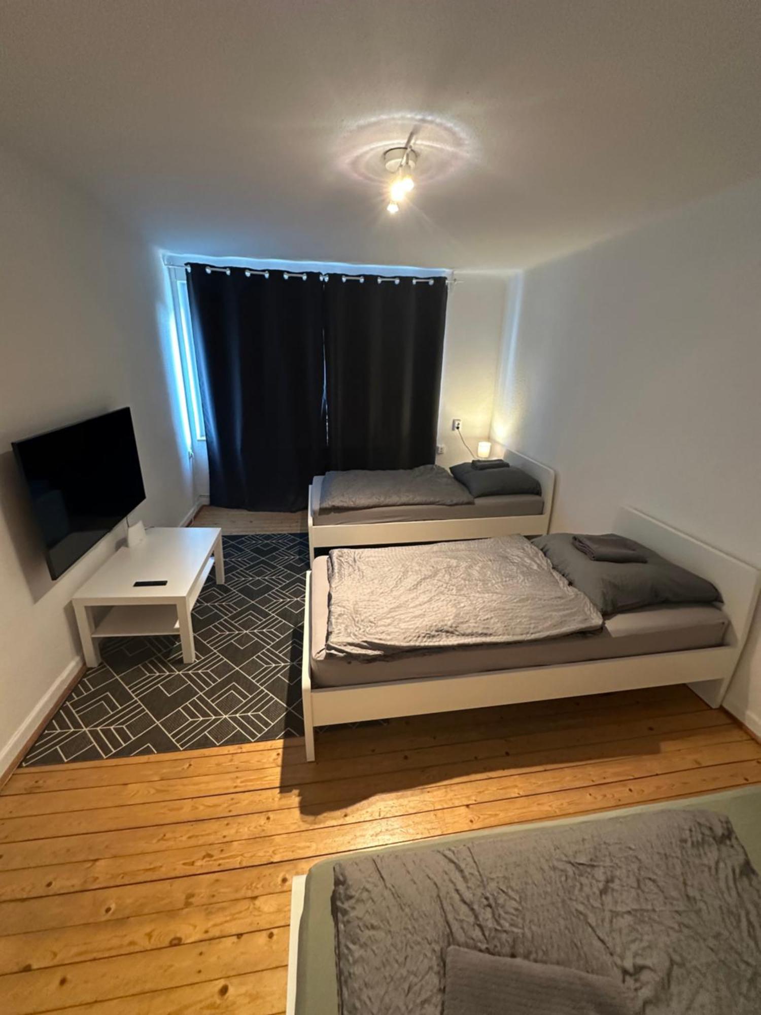 Doppelbett Unterkunft Vahrenwald-List Hannover Exteriör bild
