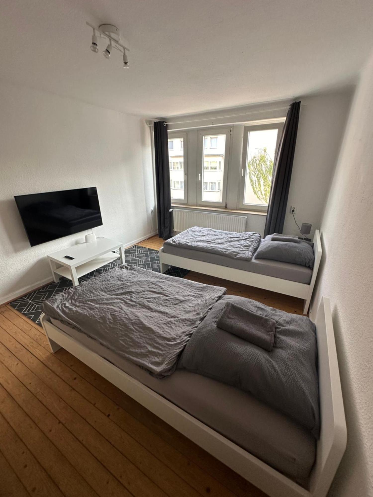Doppelbett Unterkunft Vahrenwald-List Hannover Exteriör bild